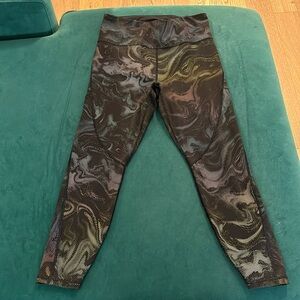 Athleta reflective 7/8 ankle legging